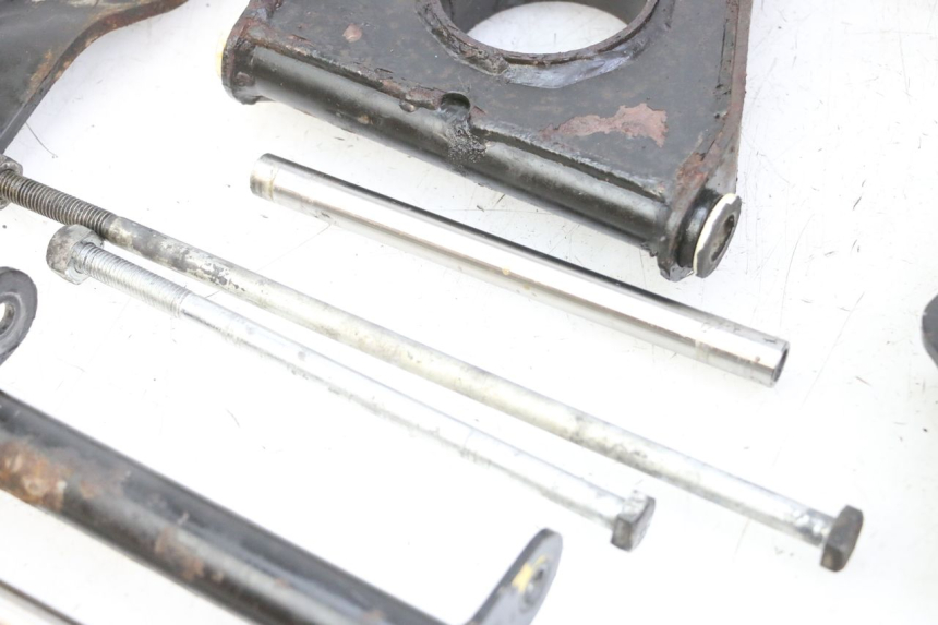 photo de UCHWYT SILNIKA PIAGGIO MP3 LT 400 (2007 - 2012) - Punkty mocowania