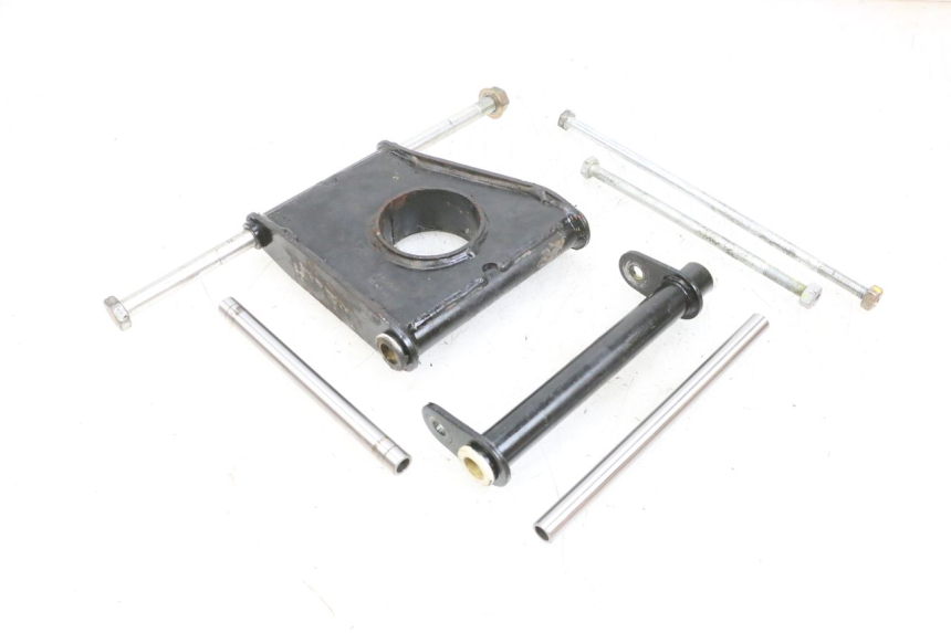 photo de UCHWYT SILNIKA PIAGGIO MP3 LT 400 (2007 - 2012) - Widok główny