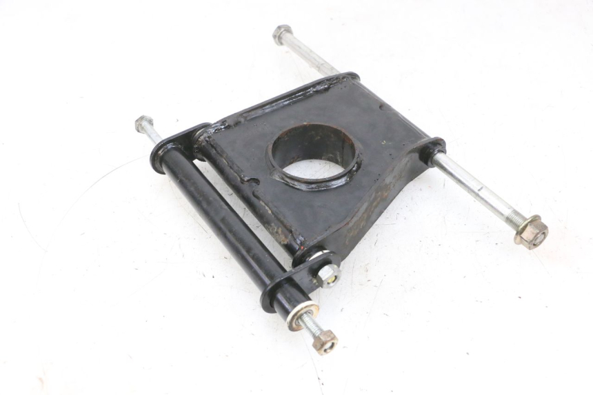 photo de UCHWYT SILNIKA PIAGGIO MP3 LT 400 (2007 - 2012) - Inny kąt widzenia