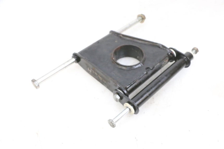 photo de UCHWYT SILNIKA PIAGGIO MP3 LT 400 (2007 - 2012) - Zbliżenie techniczne