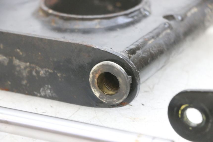 photo de UCHWYT SILNIKA PIAGGIO MP3 LT 400 (2007 - 2012) - Punkty mocowania