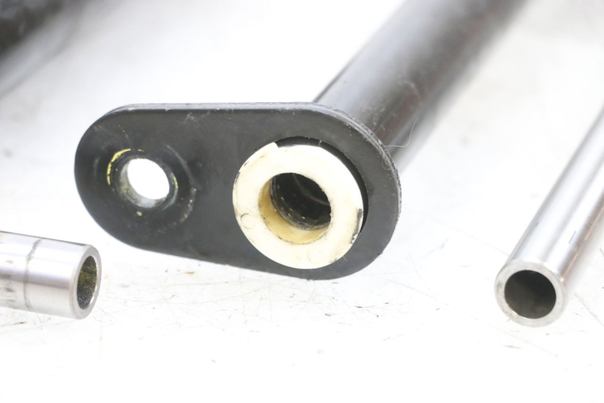 photo de UCHWYT SILNIKA PIAGGIO MP3 LT 400 (2007 - 2012) - Stan powierzchni