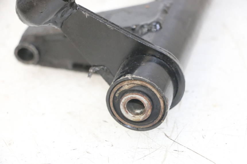 photo de UCHWYT SILNIKA KYMCO LIKE 4T 50 (2019 - 2025) - Zoom stanu zużycia