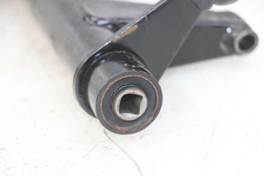 photo de UCHWYT SILNIKA KYMCO LIKE 4T 50 (2019 - 2025) - Inny kąt widzenia