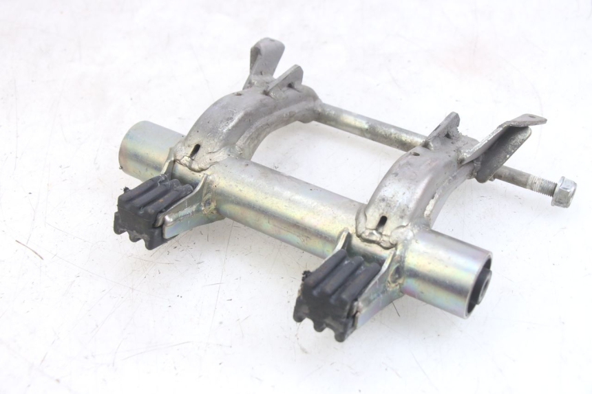 photo de UCHWYT SILNIKA HONDA PCX (JF47) 125 (2012 - 2013) - Inny kąt widzenia