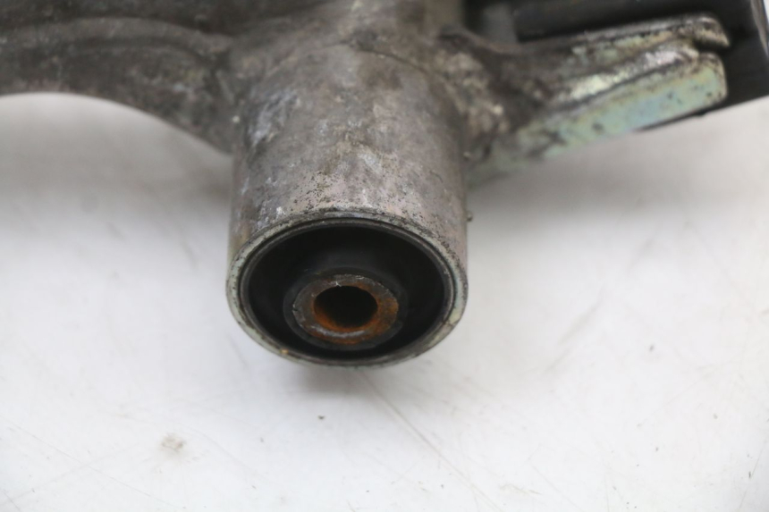 photo de UCHWYT SILNIKA HONDA PCX (JF47) 125 (2012 - 2013) - Inny kąt widzenia