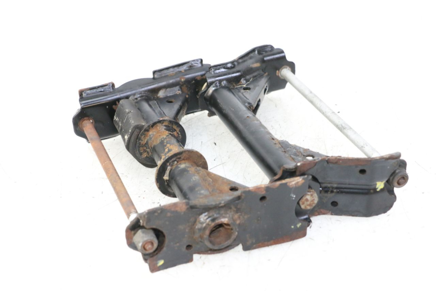 photo de UCHWYT SILNIKA PEUGEOT SATELIS COMPRESSOR K15 125 (2006 - 2009) - Zoom stanu zużycia