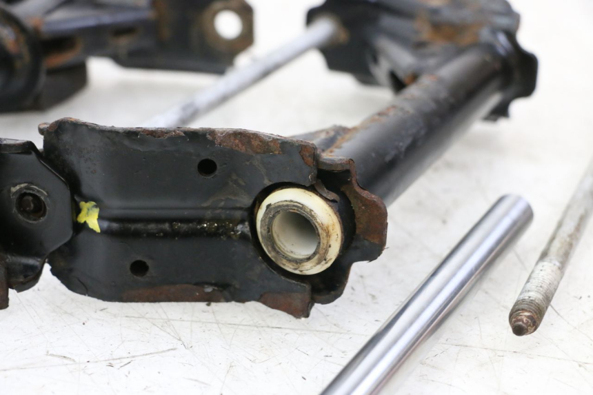 photo de UCHWYT SILNIKA PEUGEOT SATELIS COMPRESSOR K15 125 (2006 - 2009) - Zbliżenie techniczne