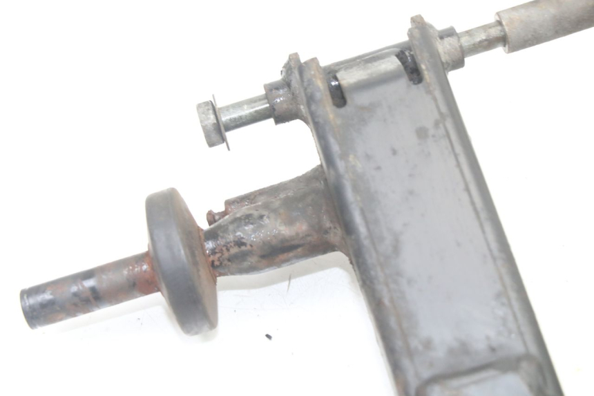 photo de UCHWYT SILNIKA PIAGGIO VESPA GRANTURISMO 125 (2003 - 2007) - Zbliżenie techniczne