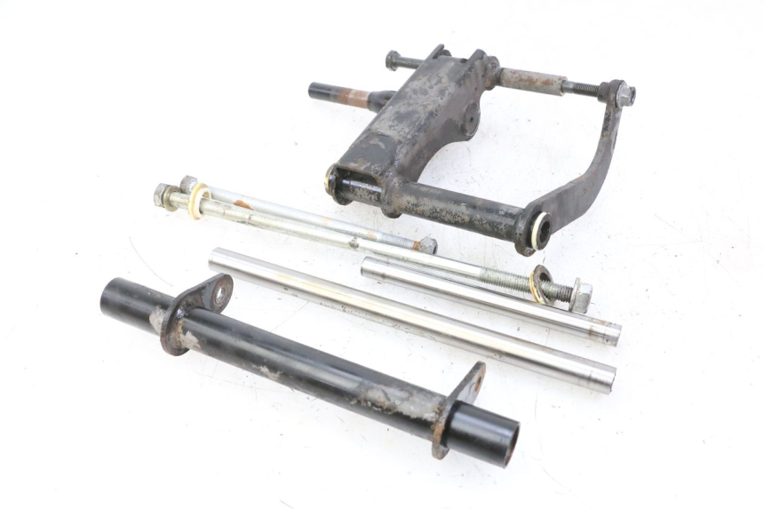 photo de UCHWYT SILNIKA PIAGGIO VESPA GRANTURISMO 200 (2004 - 2005) - Widok główny