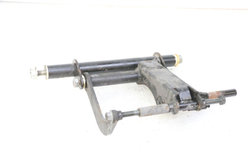 photo de UCHWYT SILNIKA PIAGGIO VESPA GRANTURISMO 200 (2004 - 2005) - Zbliżenie techniczne