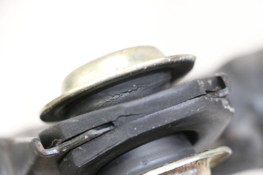 photo de UCHWYT SILNIKA PIAGGIO VESPA LX 150 (2005 - 2013) - Zoom stanu zużycia