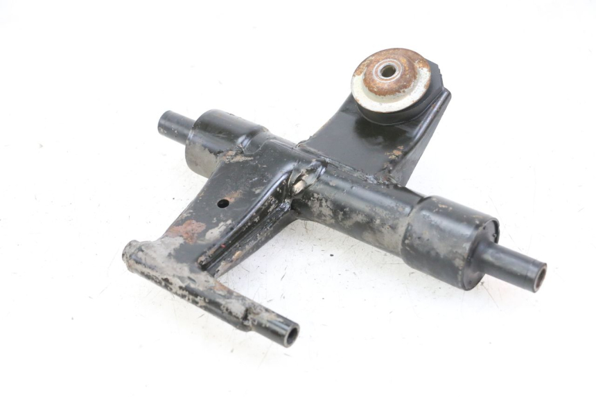 photo de UCHWYT SILNIKA PIAGGIO VESPA S 2T 50 (2007 - 2014) - Inny kąt widzenia