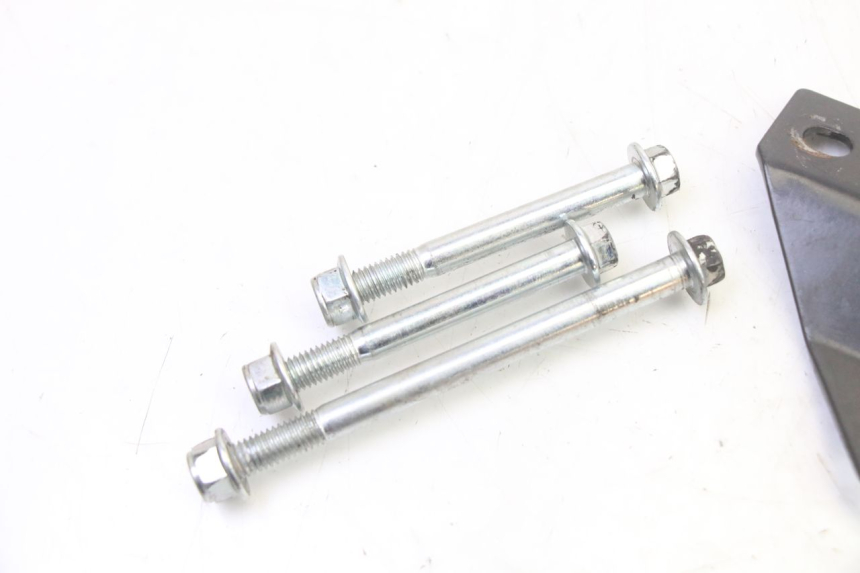 photo de UCHWYT SILNIKA APOLLO RFZ 125 - Zoom stanu zużycia