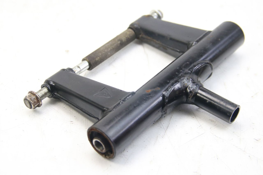 photo de UCHWYT SILNIKA TNT MOTOR ROMA 10' 4T 50 (2019 - 2022) - Zbliżenie techniczne