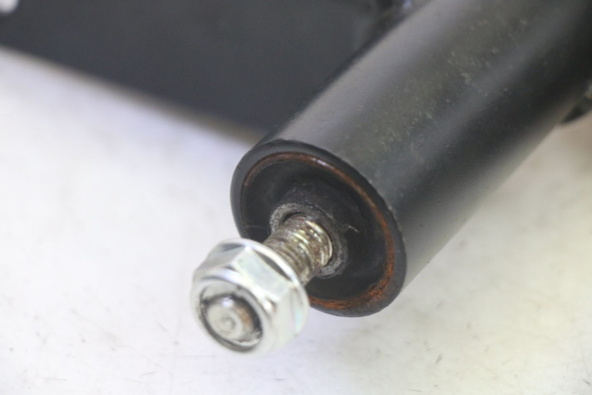 photo de UCHWYT SILNIKA JM MOTORS SANTANA EVO 50 (2024 - 2026) - Inny kąt widzenia