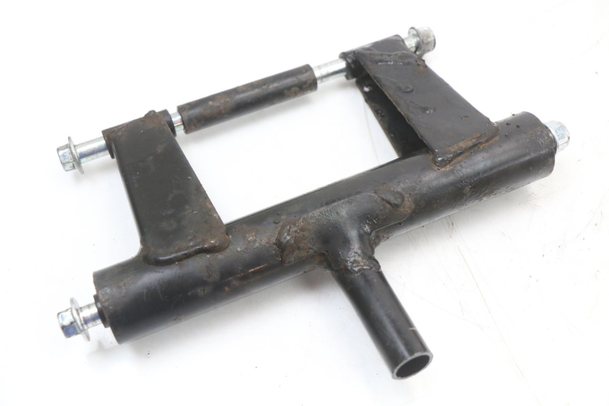 photo de UCHWYT SILNIKA JM MOTORS SANTANA 50 (2014 - 2023) - Widok główny