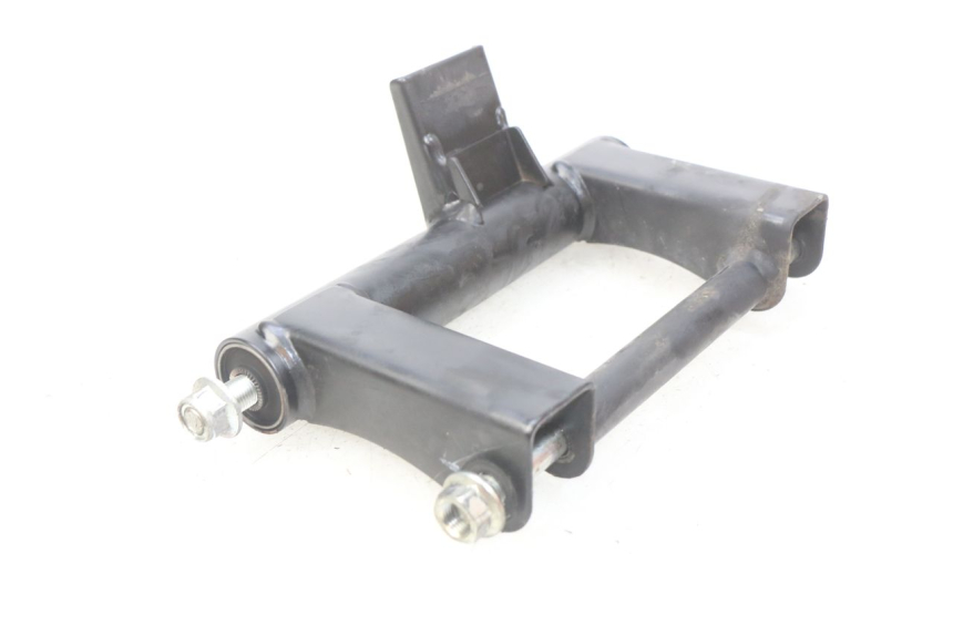 photo de UCHWYT SILNIKA SUZUKI SIXTEEN 125 (2008 - 2010) - Szczegół części