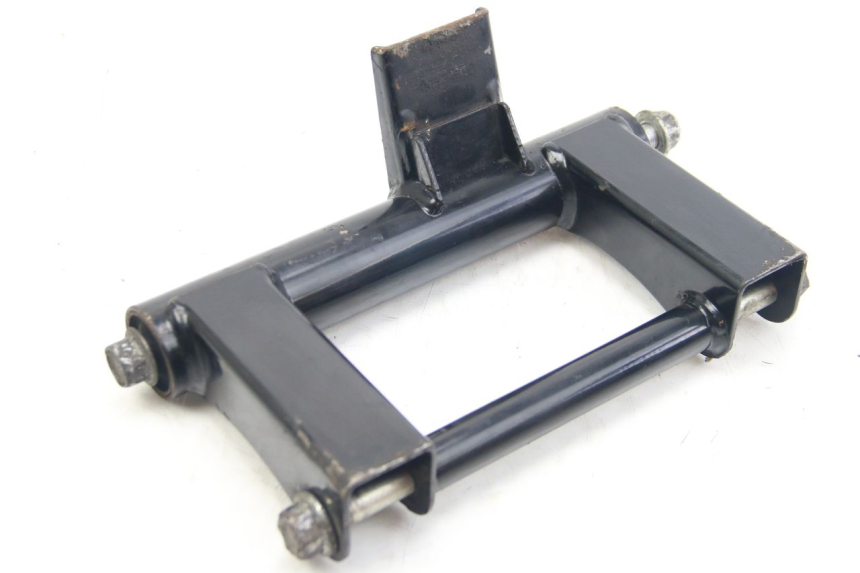 photo de UCHWYT SILNIKA SUZUKI SIXTEEN 125 (2008 - 2010) - Widok główny