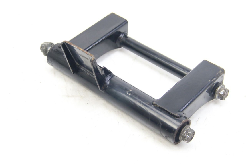 photo de UCHWYT SILNIKA SUZUKI SIXTEEN 125 (2008 - 2010) - Szczegół części