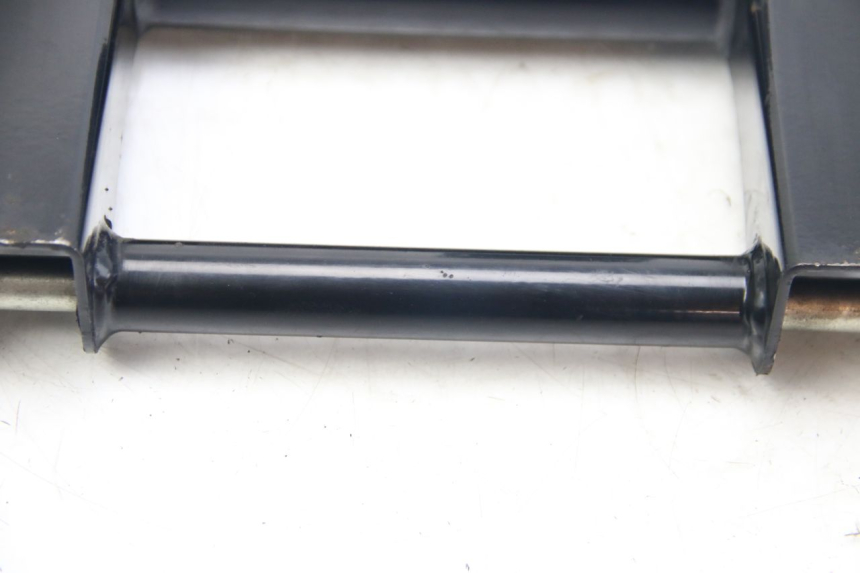 photo de UCHWYT SILNIKA SUZUKI SIXTEEN 125 (2008 - 2010) - Zbliżenie komponentów