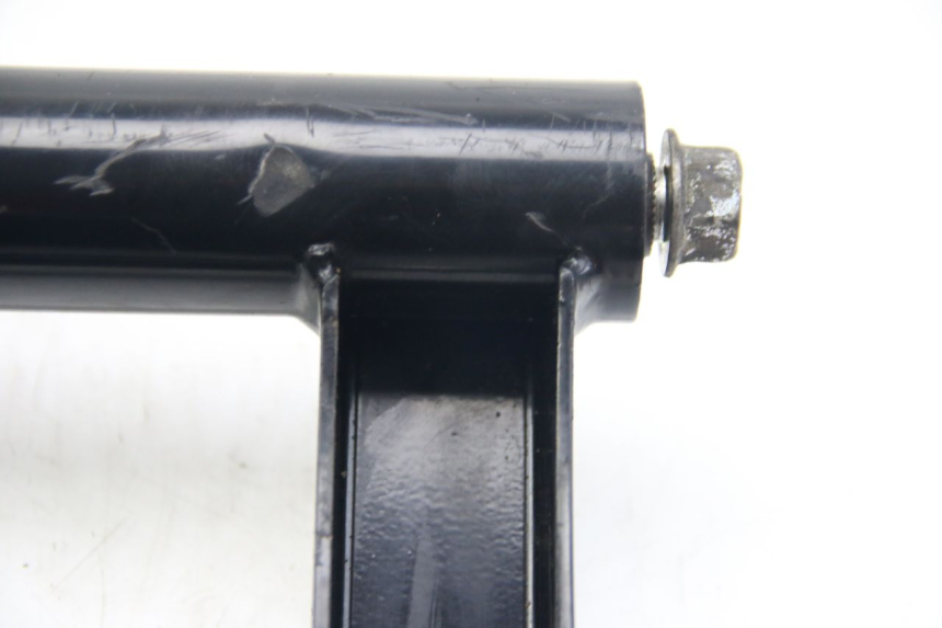 photo de UCHWYT SILNIKA SUZUKI SIXTEEN 125 (2008 - 2010) - Stan powierzchni