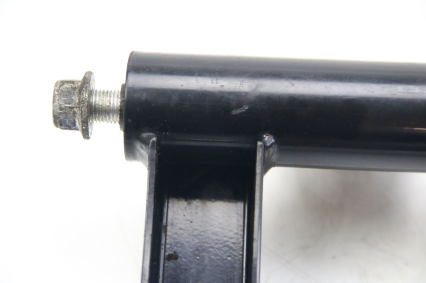 photo de UCHWYT SILNIKA SUZUKI SIXTEEN 125 (2008 - 2010) - Oznaczenia i referencje