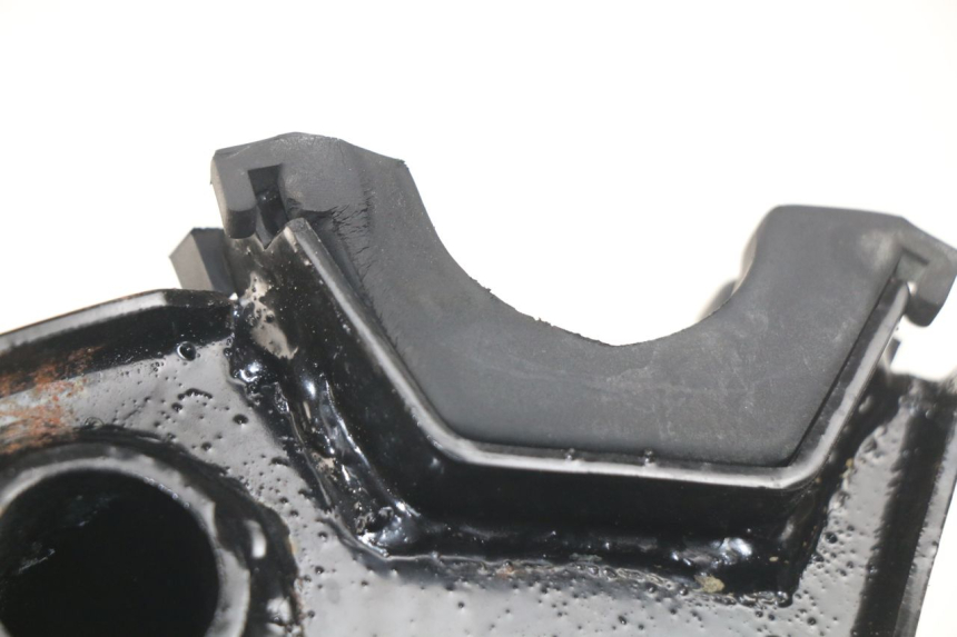 photo de UCHWYT SILNIKA PEUGEOT STREETZONE 2T 50 (2014 - 2019) - Zoom stanu zużycia