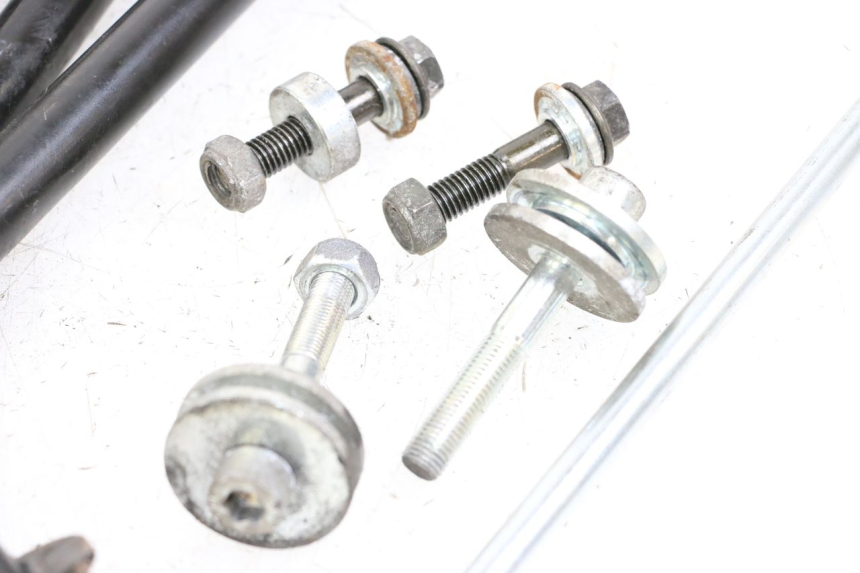 photo de UCHWYT SILNIKA PEUGEOT STREETZONE 2T 50 (2014 - 2019) - Inny kąt widzenia