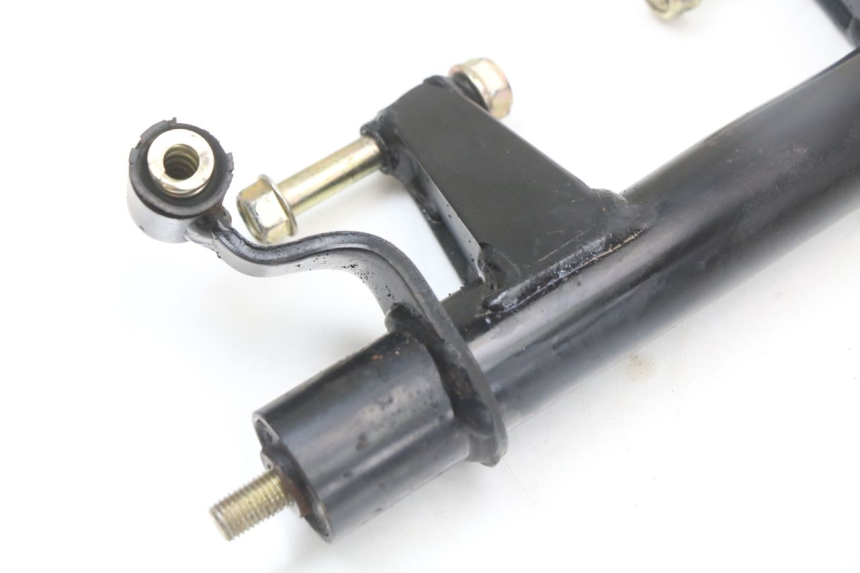 photo de UCHWYT SILNIKA KYMCO SUPER 8 4T 50 (2018 - 2020) - Zoom stanu zużycia