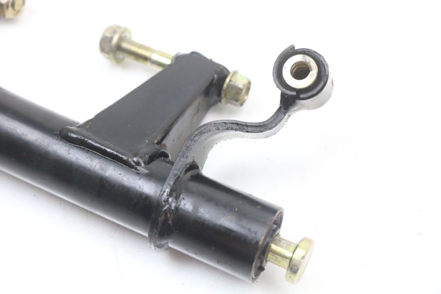 photo de UCHWYT SILNIKA KYMCO SUPER 8 4T 50 (2018 - 2020) - Inny kąt widzenia