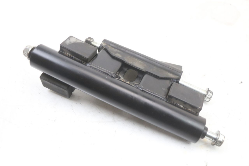 photo de UCHWYT SILNIKA SUZUKI BURGMAN 125 (2018 - 2021) - Inny kąt widzenia