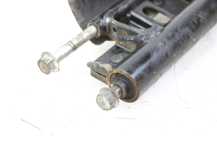 photo de UCHWYT SILNIKA SUZUKI BURGMAN 125 (2015 - 2017) - Inny kąt widzenia