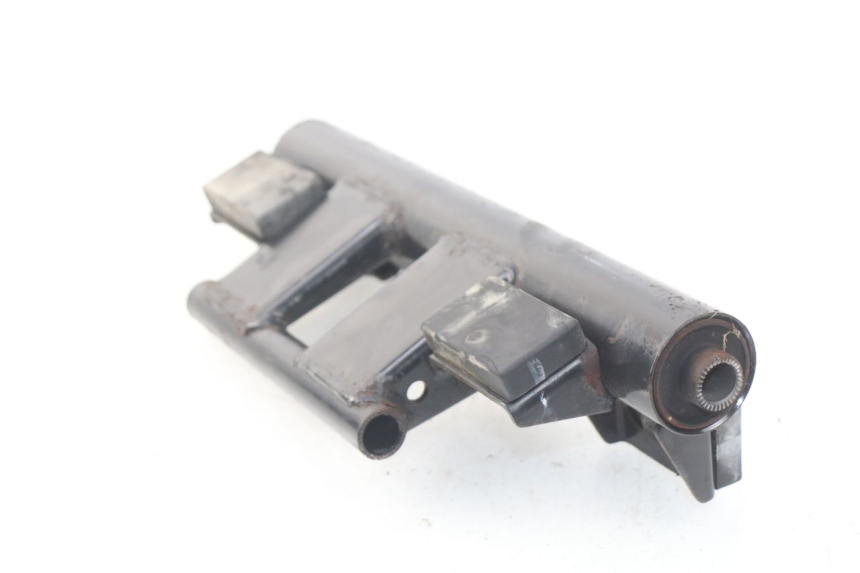 photo de UCHWYT SILNIKA SUZUKI UC EPICURO 125 (1999 - 2003) - Szczegół części