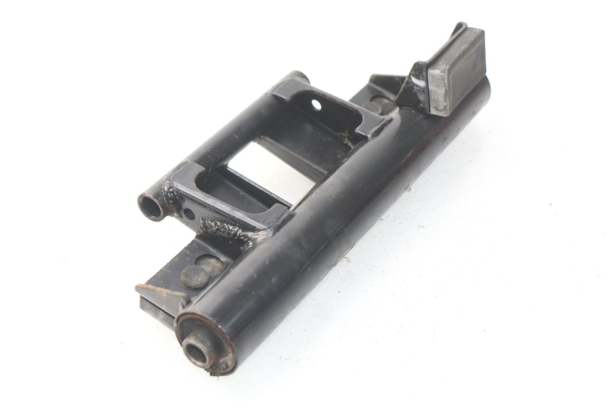 photo de UCHWYT SILNIKA SUZUKI UC EPICURO 125 (1999 - 2003) - Zoom stanu zużycia