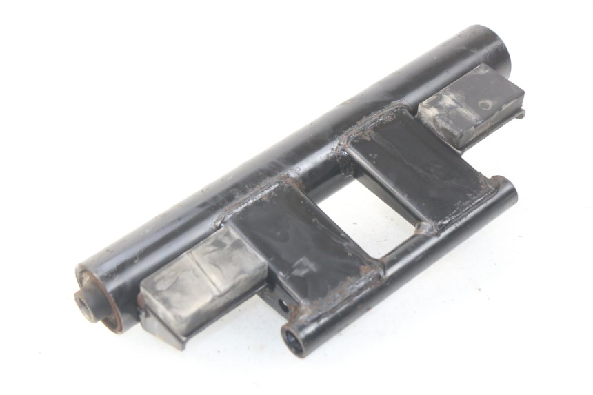 photo de UCHWYT SILNIKA SUZUKI UC EPICURO 125 (1999 - 2003) - Inny kąt widzenia