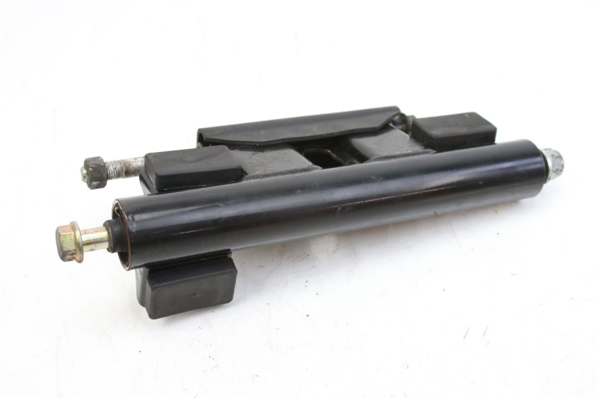 photo de UCHWYT SILNIKA SUZUKI UH BURGMAN 125 (2002 - 2006) - Widok główny