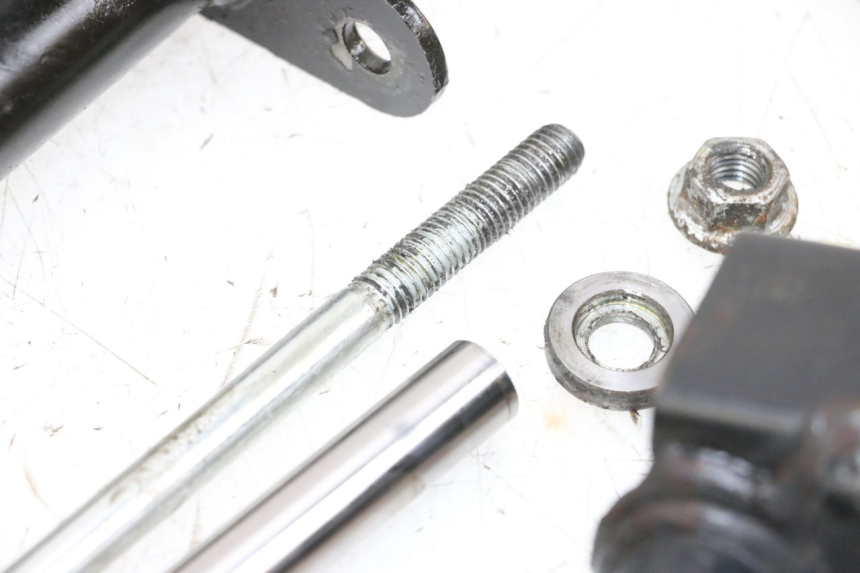 photo de UCHWYT SILNIKA PIAGGIO VESPA GTS SUPER IE 125 (2009 - 2016) - Widok z bliska