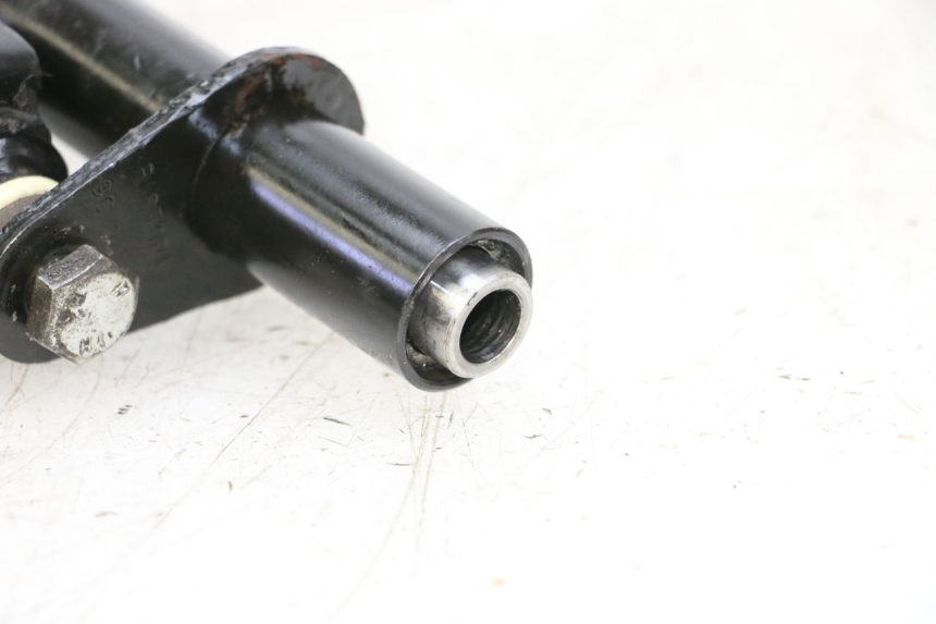 photo de UCHWYT SILNIKA PIAGGIO VESPA GTS SUPER IE 125 (2009 - 2016) - Inny kąt widzenia