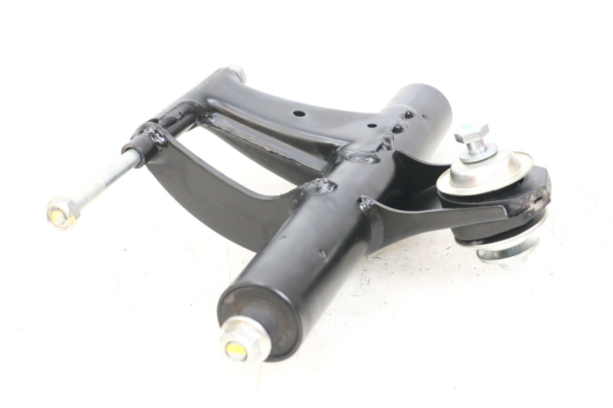 photo de UCHWYT SILNIKA PIAGGIO VESPA PRIMAVERA 4T 50 (2021 - 2024) - Inny kąt widzenia