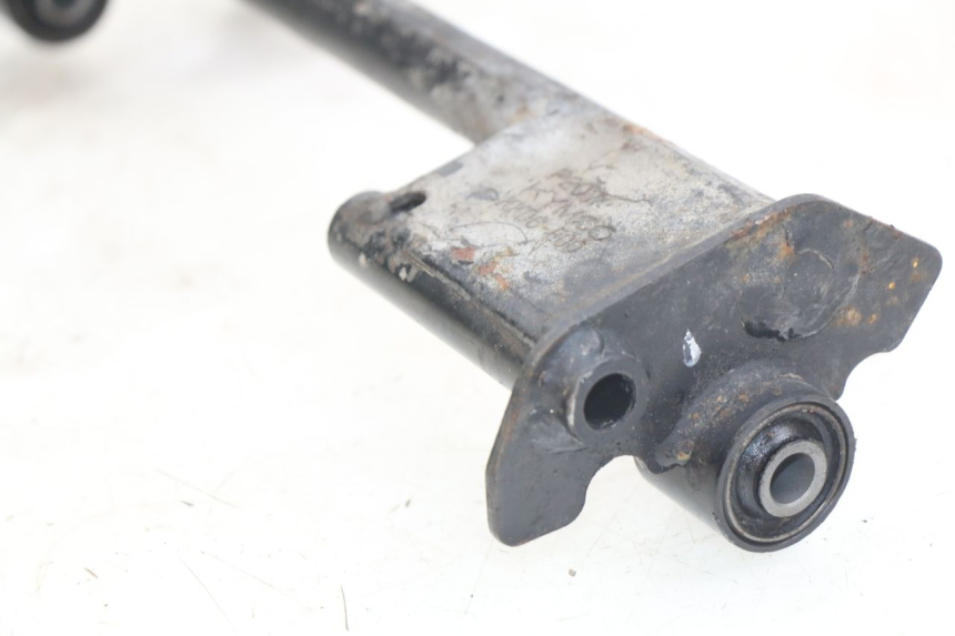 photo de UCHWYT SILNIKA KYMCO VITALITY 2T 50 (2004 - 2010) - Zbliżenie techniczne