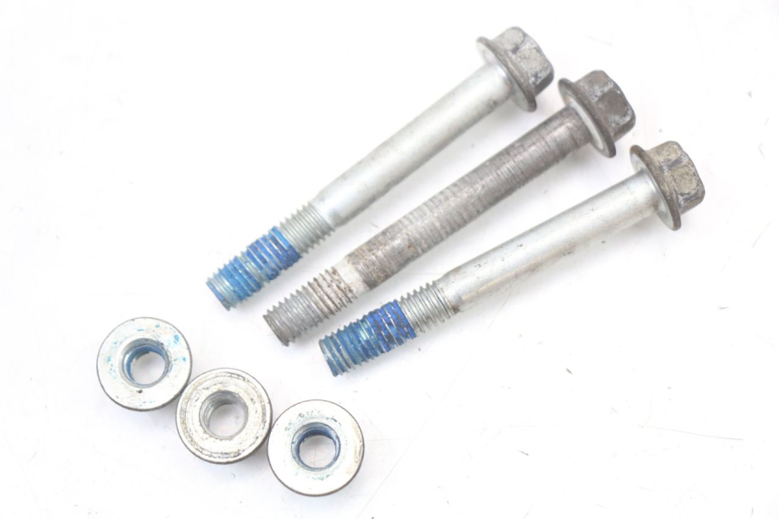 photo de UCHWYT SILNIKA SUZUKI VL INTRUDER 125 (2004 - 2007) - Inny kąt widzenia