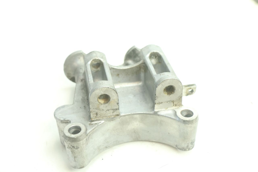 photo de UCHWYT SILNIKA YAMAHA WAVE RUNNER GP R 1200 (2000 - 2003) - Inny kąt widzenia