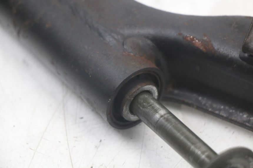 photo de UCHWYT SILNIKA YAMAHA XMAX X-MAX 125 (2006 - 2009) - Zoom stanu zużycia