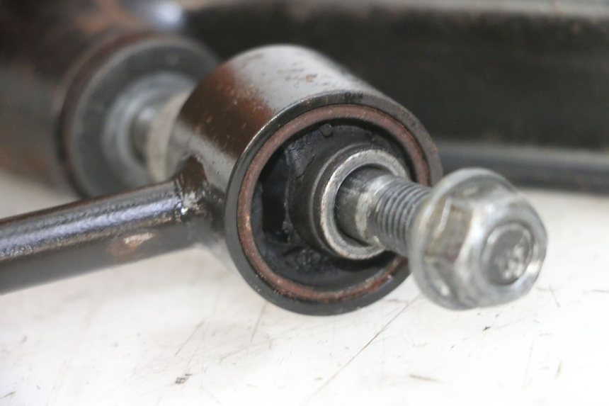 photo de UCHWYT SILNIKA YAMAHA X-MAX XMAX 125 (2010 - 2013) - Szczegół części