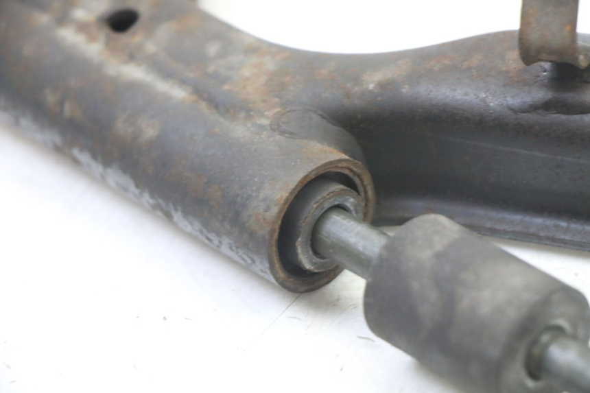 photo de UCHWYT SILNIKA YAMAHA XMAX X-MAX 125 (2006 - 2009) - Zbliżenie techniczne