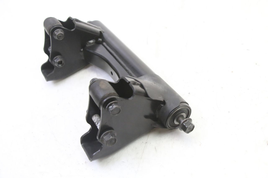 photo de UCHWYT SILNIKA YAMAHA XMAX X-MAX 125 (2021 - 2025) - Punkty mocowania