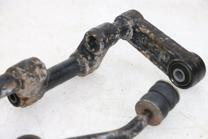 photo de UCHWYT SILNIKA KYMCO XCITING 250 (2006 - 2009) - Inny kąt widzenia