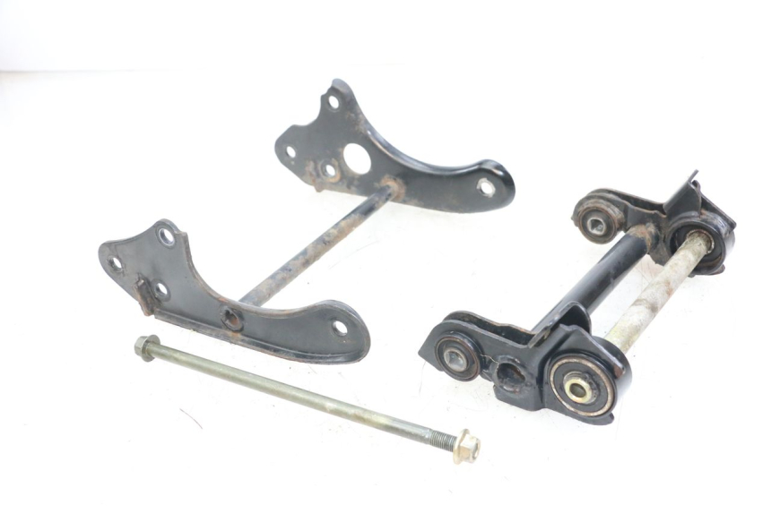 photo de UCHWYT SILNIKA YAMAHA YP MAJESTY 125 (2002 - 2006) - Inny kąt widzenia