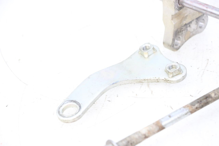 photo de UCHWYT SILNIKA YAMAHA YZF YZ-F 450 (2014 - 2016) - Zbliżenie techniczne